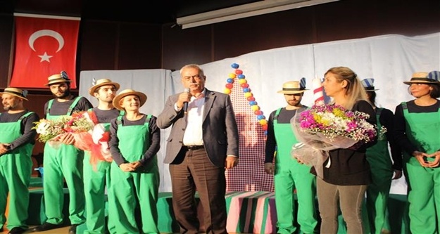 Kral olmak istemeyen Aslan Gazipaşalı çocukları şenlendirdi