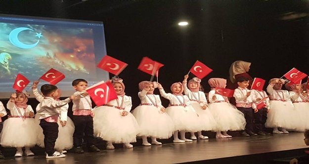 Minik öğrencilerden muhteşem yıl sonu etkinliği