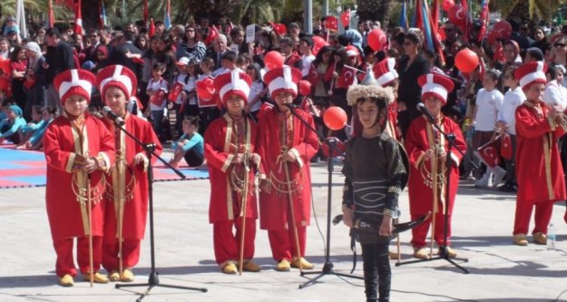 Parlayüksel'in minik mehteranları mest etti