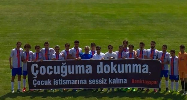 Şampiyondan anlamlı pankart