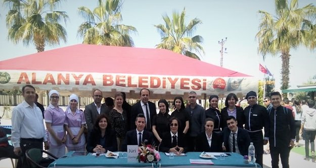 Turizm haftası etkinliklerinde, öğrenciler ödüllendirildiler