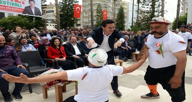 "Yandım Allah" diyerek protokolün önüne koştu