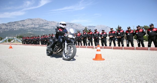 Yunus timleri dünyayı eğitiyor