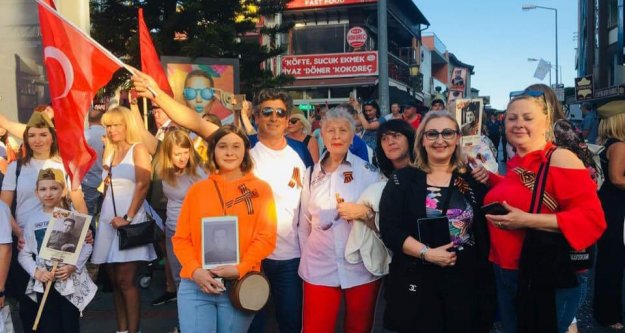Alanya'daki Ruslar Zafer Gününü kutladı