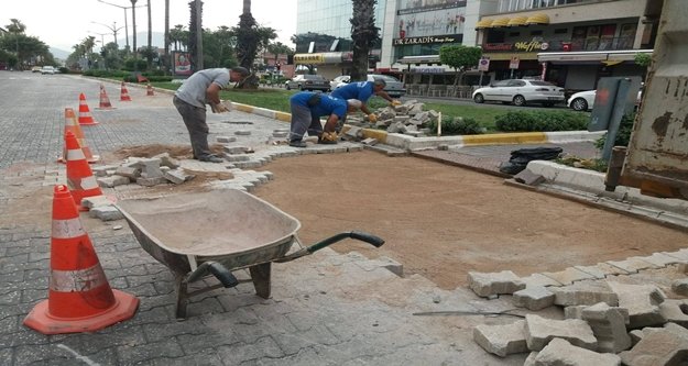 Antalya Büyükşehir'den Alanya'da araçlar ve yayaları rahatlatacak çalışma