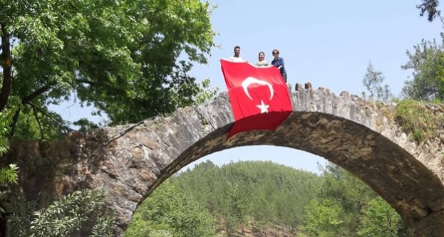 DEMKOD takdir topluyor