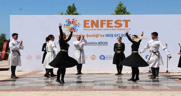 ENFEST renkli gösterilerle kutlandı