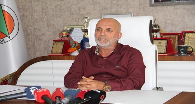 Hasan Çavuşoğlu: "Sergen Yalçın ile görüşmemiz devam ediyor"