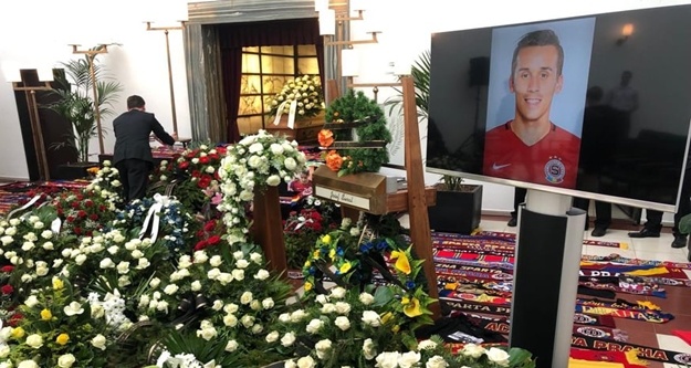 Josef Sural da sergide olacak