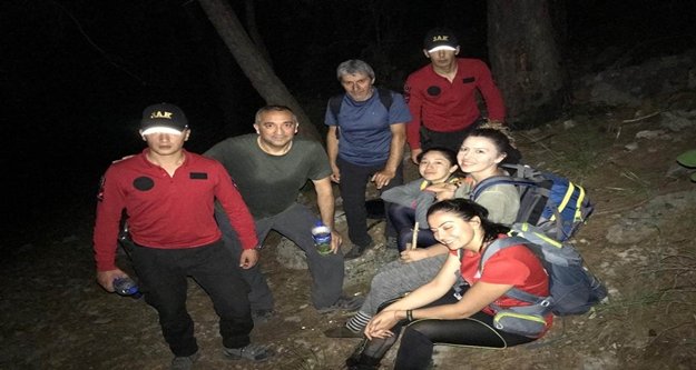 Kanyon'da kaybolan kadınları jandarma kurtardı