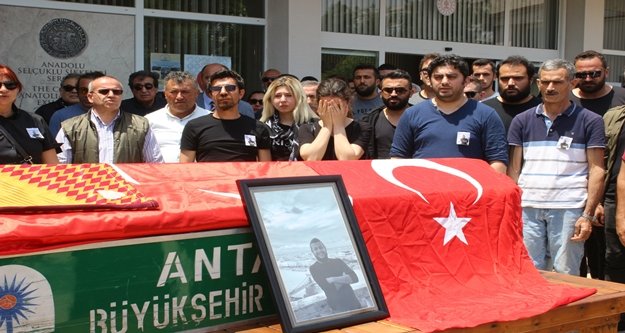 Sertel’in kazı arkadaşları gözyaşlarına boğuldu
