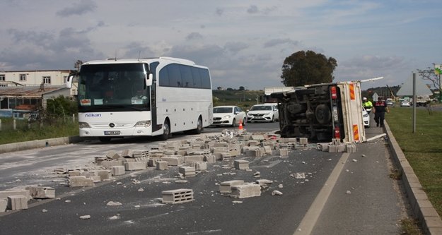 Takla atan kamyonetten sağ kurtuldular