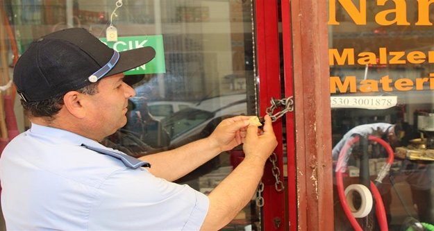 Zabıtadan bandrolsüz tütün satışlarına mühürlü önlem