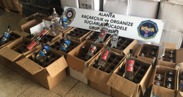 Alanya'da 3 otele kaçak içki baskını