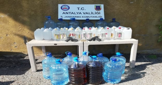 Alanya'da Otelde kaçak içki imalatına Jandarma baskını