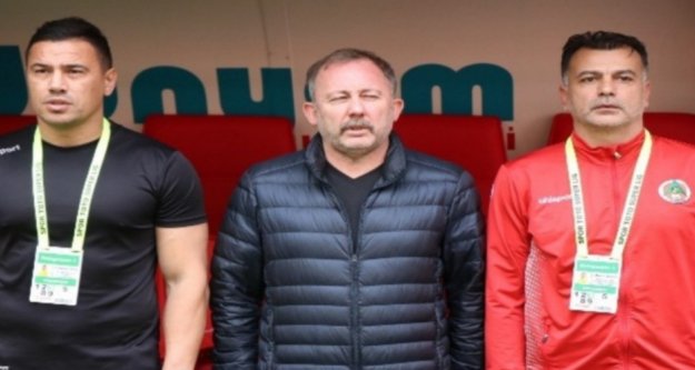 Alanyaspor Sergen Yalçın'la yolları ayırdı