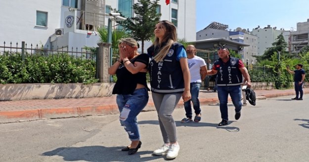 'Alman Kriminal Polisiyiz' diye dolandırdılar