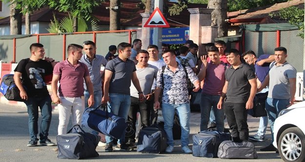 Askerlerimizin erken terhis sevinci