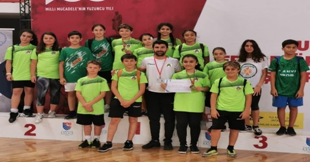 Eskrimcilerimiz kürsü geleneğini bozmadı