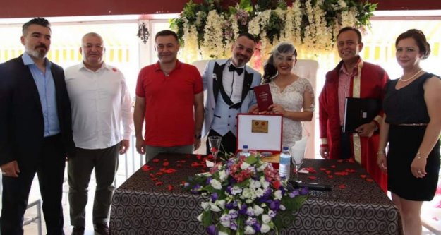 Hatice ile Telat'ın mutlu günü