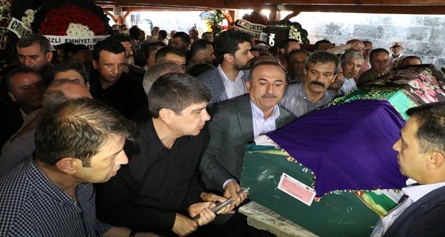 Menderes Türel'in annesi son yolculuğuna uğurlandı