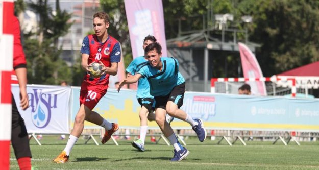 Ramazan Demirci hentbol turnuvası başladı