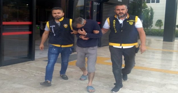 Suç makinesi Alanya'da yakayı ele verdi