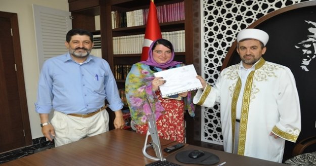 Tatil için Alanya'ya gelen İnna müslüman oldu