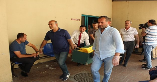 Ukraynalı kadın, pilot eşinin cenazesine son kez baktı