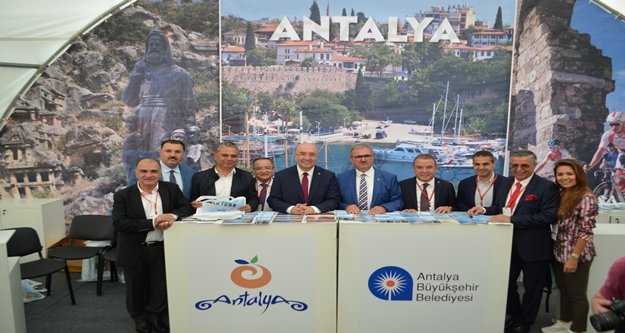 Yağmur Rusların Antalya aşkına engel olamadı