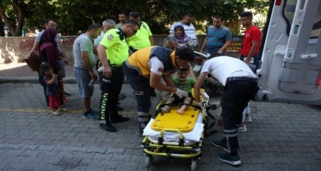 Yaya geçidindeki kazada 5 yaşındaki çocuk yaralandı