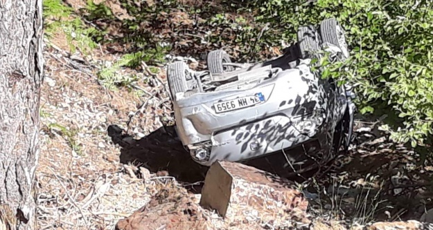 Alanya'da yayla yolunda bir araç uçuruma yuvarlandı