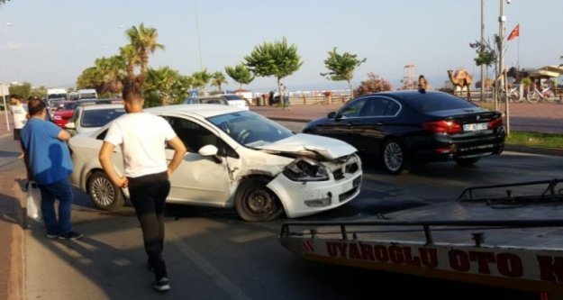 Alanya sahil yolunda korkutan kaza