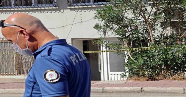 Azeri uyruklu şahıs evinde ölü bulundu