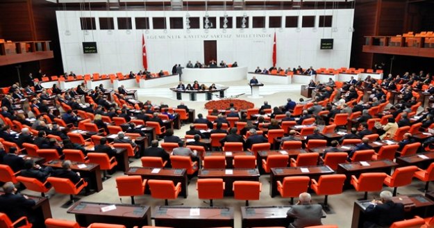 CHP ve MHP milletvekilleri arasında tartışma