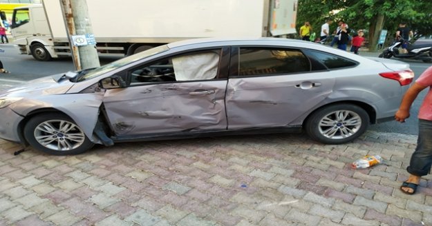 Manavgat'ta otomobil ile motosiklet çarpıştı: 1’i ağır 2 yaralı