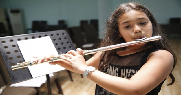 Tablet, telefon yerine flüt eğitimi