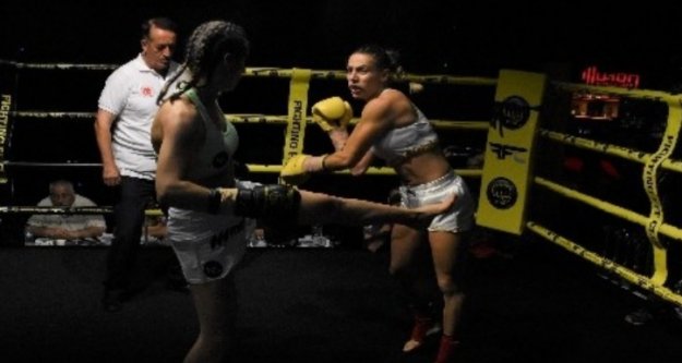 Yumruklar Alanya'da konuştu