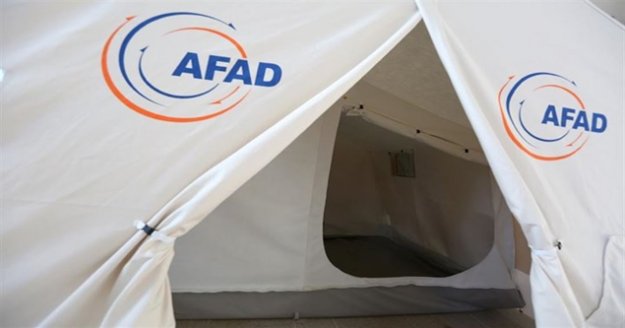 AFAD aile çadırları ve ihtiyaç malzemeleri deprem bölgesine sevk edildi
