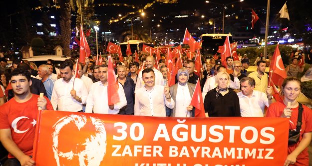 Alanya'da büyük zafere muhteşem kutlama