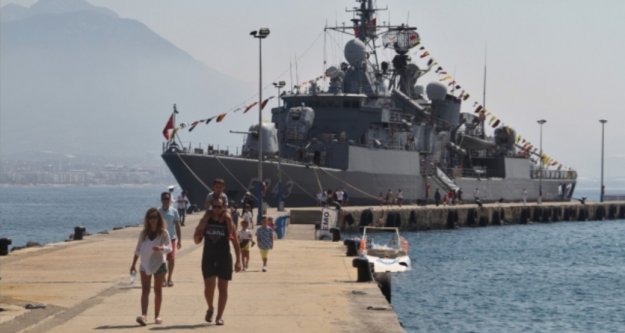 Alanya'da TCG Yıldırım Fırkateyni ziyarete açıldı