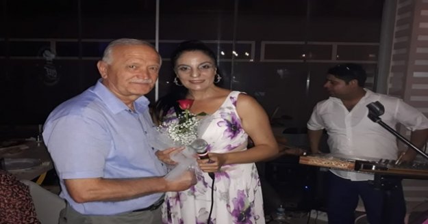 Alanya'da zorda kalan esnaf için destek konserinde buluştular