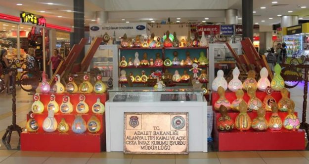 Alanyum AVM'den anlamlı sergi