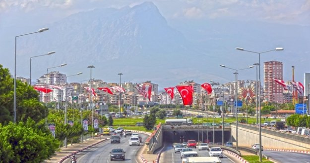 Antalya ve ilçelerinde bayrak kampanyası yeniden başlıyor