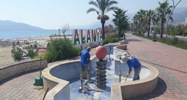 Büyükşehir havuzlara bakım yapıyor