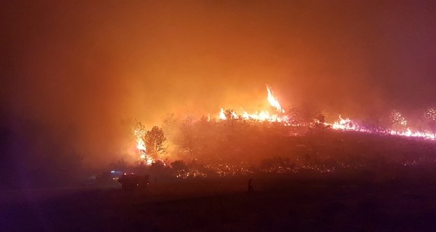 Komşu alev alev yanıyor