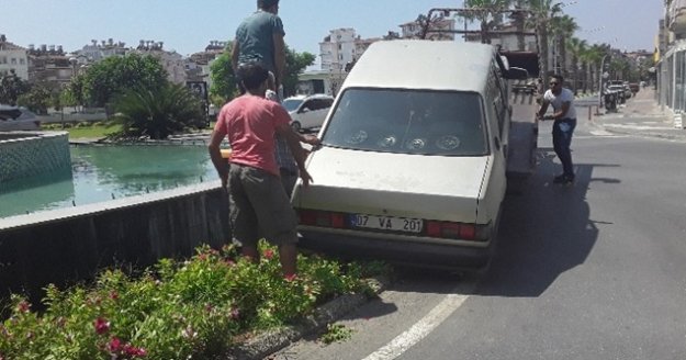 Otomobile çarpıp kaçtı: 1 yaralı