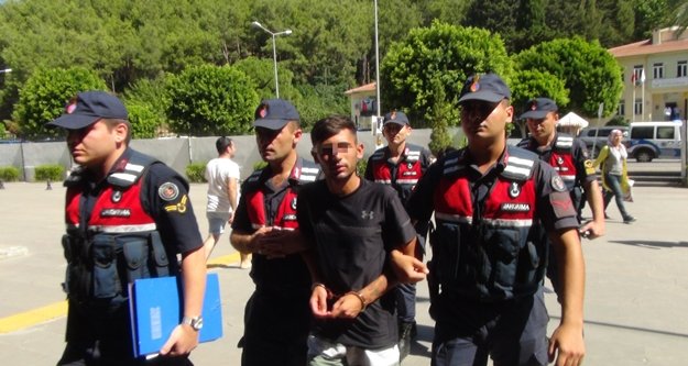 Turistlerden çaldıkları eşyayı internetten satan şahıs tutuklandı