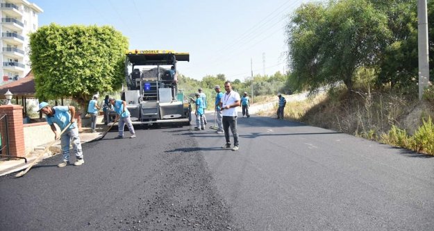 Yücel'den o mahalleye 1 km sıcak asfalt