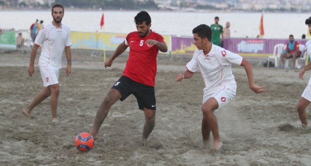 Alanya'da kumda futbol heyecanı başlıyor